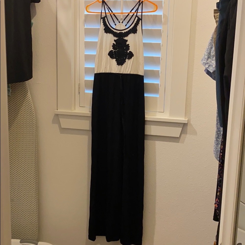 Black and white tie waist maxi dress